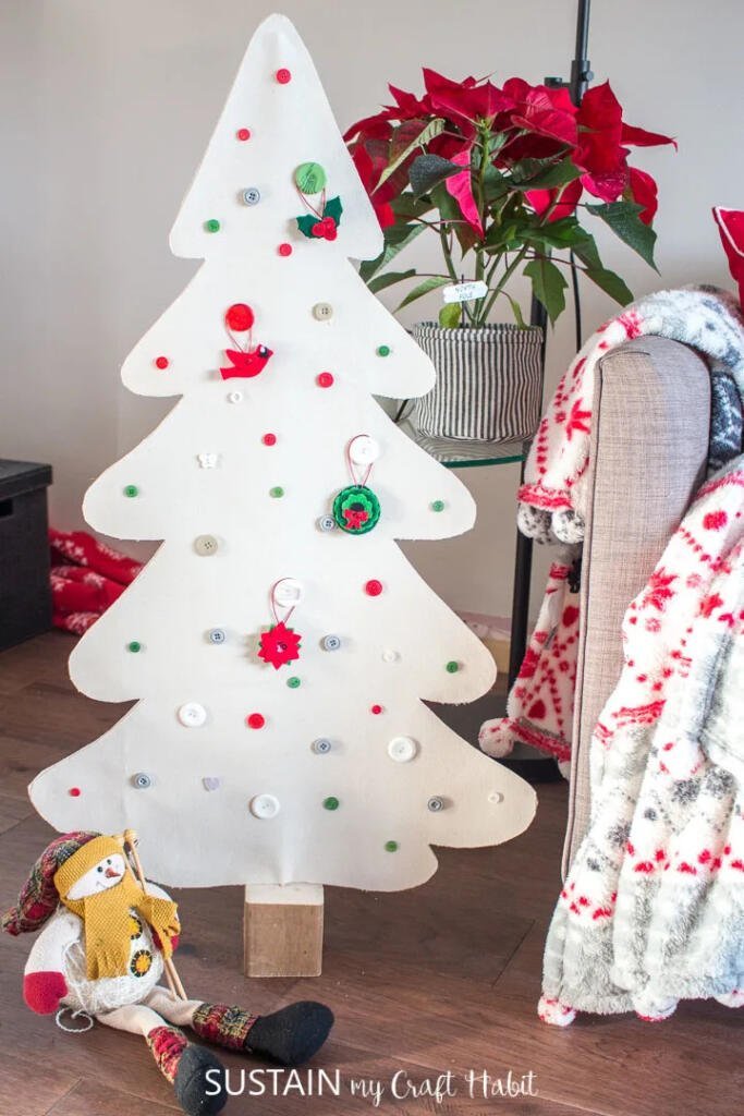 No Sew Canvas Christmas Tree