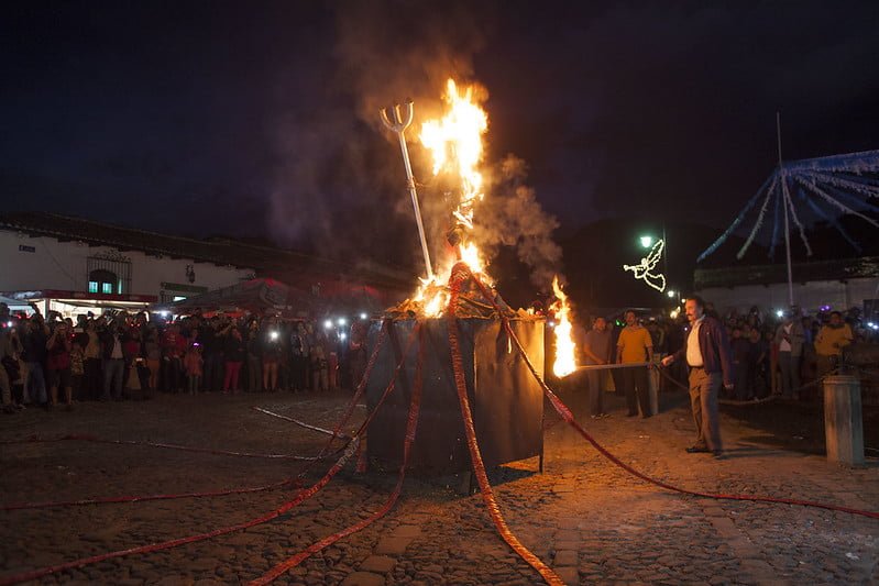 La quema del Diablo, Guatemala